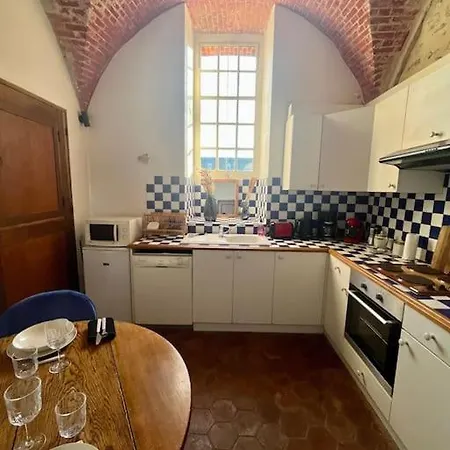 Cozy Flat In Castle Near Fontainebleau - 10 Min Appartement Fleury-en-Biere Buitenkant foto