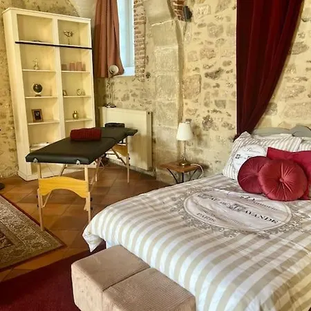 Cozy Flat In Castle Near Fontainebleau - 10 Min Appartement Fleury-en-Biere Buitenkant foto